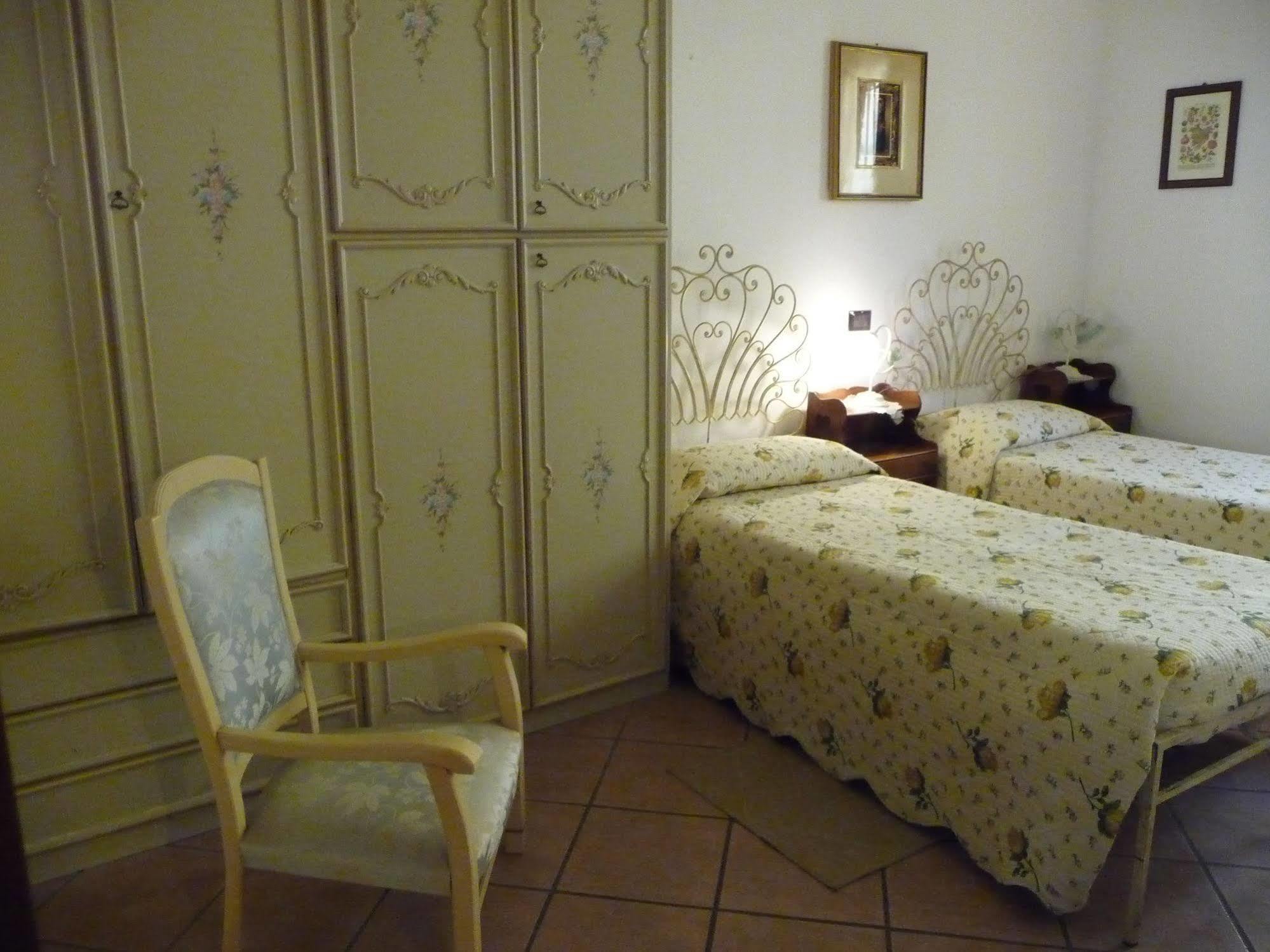 Al Parco Bed and Breakfast Curtatone Exteriör bild